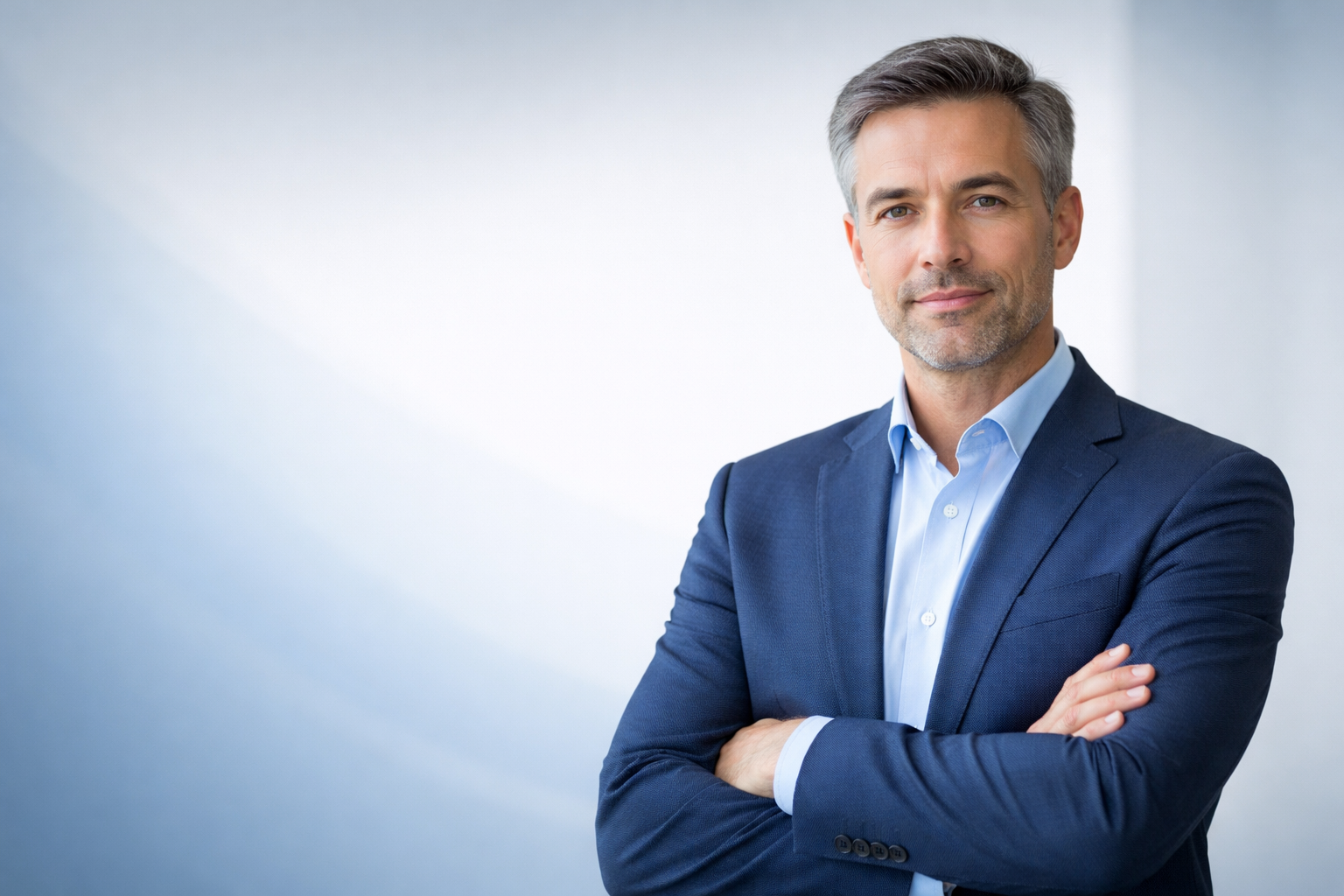 Empresário consciente buscando informação sobre a Reforma Tributária